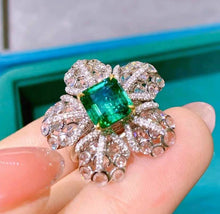 Load image into Gallery viewer, 2.1ct Vivid Green Emerald
