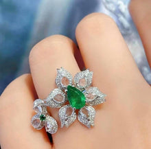 Load image into Gallery viewer, Vivid Green Emerald

