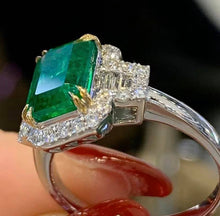 Load image into Gallery viewer, 2.15ct Vivid Green Emerald, INSIGNIFICANT OIL
