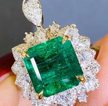 Load image into Gallery viewer, 4.63ct Vivid Green Emerald, GLASSY Look!
