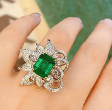 Load image into Gallery viewer, 4ct Vivid Green Emerald
