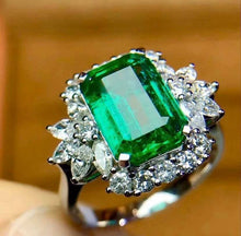 Load image into Gallery viewer, 3.5ct Vivid Green Emerald
