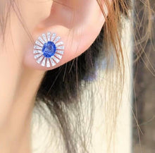 Load image into Gallery viewer, 2.2ct Cornflower Blue Sapphire
