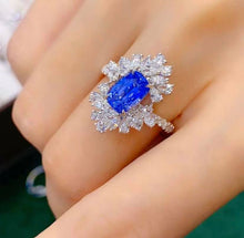 Load image into Gallery viewer, 2.25ct Cornflower Blue Sapphire
