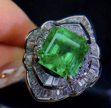 Load image into Gallery viewer, 4.09ct COLUMBIA Vivid Green Emerald
