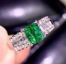 Load image into Gallery viewer, 1.02ct COLUMBIA Vivid Green Emerald
