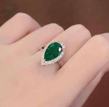 Load image into Gallery viewer, 4.18ct Vivid Green Emerald
