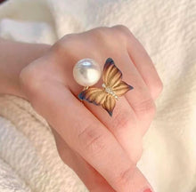 Load image into Gallery viewer, 11-12mm Australian White South Sea Pearl, Full Round, Flawless
