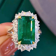 Load image into Gallery viewer, 4.18ct Vivid Green Emerald
