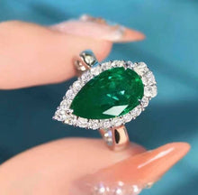 Load image into Gallery viewer, 4.18ct Vivid Green Emerald
