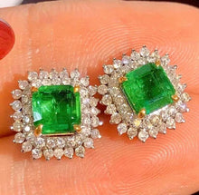 Load image into Gallery viewer, 1.6ct Vivid Green Emerald
