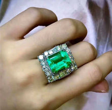 Load image into Gallery viewer, 8.01ct Vivid Green Emerald
