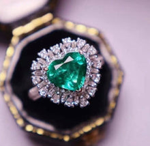 Load image into Gallery viewer, 2ct RARE HEART Vivid Green Emerald (9*8.6)
