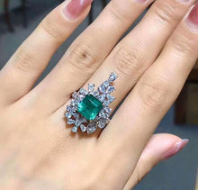 Load image into Gallery viewer, 2.7ct Vivid Green Emerald
