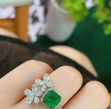 Load image into Gallery viewer, 2ct Vivid Green Emerald

