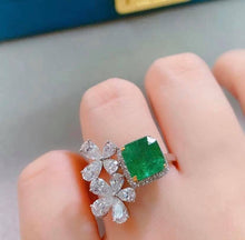 Load image into Gallery viewer, 2ct Vivid Green Emerald
