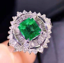 Load image into Gallery viewer, 1.35ct COLUMBIA Vivid Green Emerald
