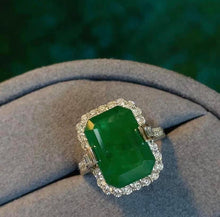 Load image into Gallery viewer, 6.35ct Vivid Green Emerald
