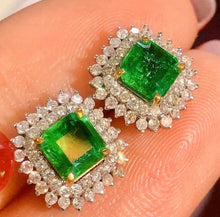 Load image into Gallery viewer, 1.6ct Vivid Green Emerald
