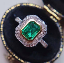 Load image into Gallery viewer, 1.3ct Vivid Green Emerald, INSIGNIFICANT Oil

