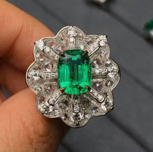 Load image into Gallery viewer, 3.07ct Vivid Green Emerald
