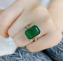 Load image into Gallery viewer, 6.35ct Vivid Green Emerald
