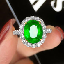 Load image into Gallery viewer, 2.7ct Vivid Green Emerald
