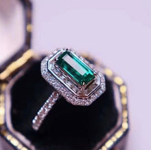 Load image into Gallery viewer, 1.1ct Vivid Green Emerald, Glassy piece! (8*3.9)
