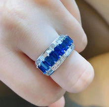 Load image into Gallery viewer, 4ct Top Quality Glassy Sapphire
