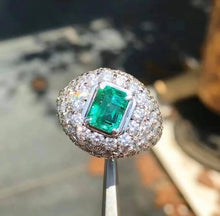 Load image into Gallery viewer, 2.134ct COLUMBIA Vivid Green Emerald, GLASSY LOOK!!!

