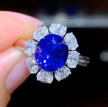 Load image into Gallery viewer, 3.7ct Unheated Royal Blue Sapphire
