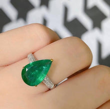 Load image into Gallery viewer, 3.4ct Vivid Green Emerald
