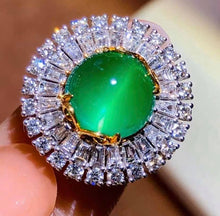 Load image into Gallery viewer, 3.59ct CATS EYE EMERALD! (9.5*9.5)
