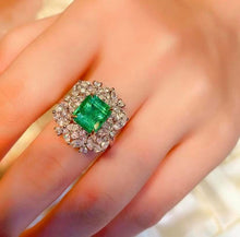 Load image into Gallery viewer, 3.17ct Vivid Green Emerald
