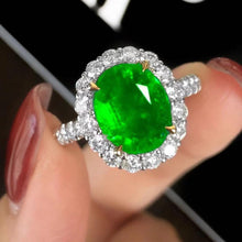 Load image into Gallery viewer, 2.7ct Vivid Green Emerald
