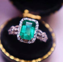 Load image into Gallery viewer, 2.4ct Vivid Green Emerald

