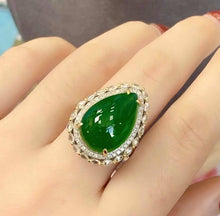 Load image into Gallery viewer, 11.9ct Vivid Green emerald
