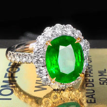 Load image into Gallery viewer, 2.7ct Vivid Green Emerald
