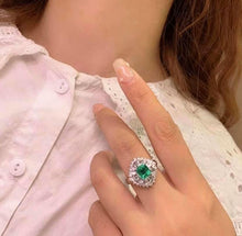 Load image into Gallery viewer, 1.35ct COLUMBIA Vivid Green Emerald
