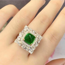 Load image into Gallery viewer, 4.5ct Vivid Green Emerald
