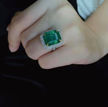 Load image into Gallery viewer, 8ct Vivid Green Emerald
