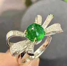 Load image into Gallery viewer, 2.88ct Vivid Green Emerald
