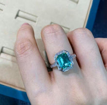 Load image into Gallery viewer, 2.13ct BRAZIL Vivid Green Emerald, INSIGNIFICANT OIL, GLASSY PIECE!!!!
