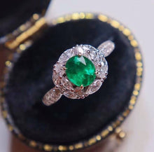 Load image into Gallery viewer, 0.65ct COLUMBIA MUZO Green Color Emerald
