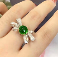 Load image into Gallery viewer, 2.88ct Vivid Green Emerald

