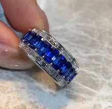 Load image into Gallery viewer, 4ct Top Quality Glassy Sapphire
