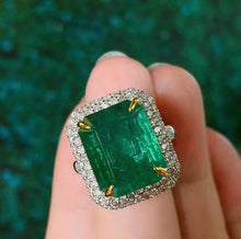 Load image into Gallery viewer, 8ct Vivid Green Emerald
