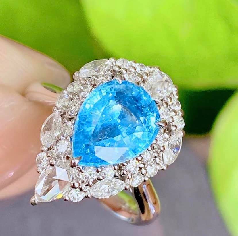 2.04ct Neon Blue Paraiba