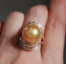 Load image into Gallery viewer, 14-15mm Golden South Sea Pearl. Full round, Excellent Luster, Almost Flawless!
