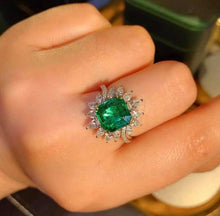 Load image into Gallery viewer, 3.08ct Vivid Green Emerald, INSIGNIFICANT OIL!
